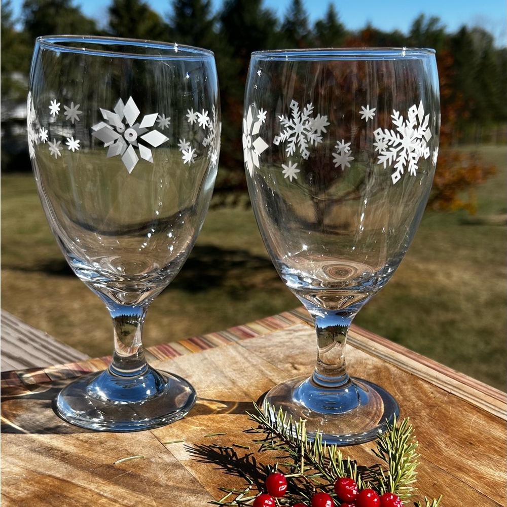 Christmas Snowflake Water Goblets Libbey  Set of 2